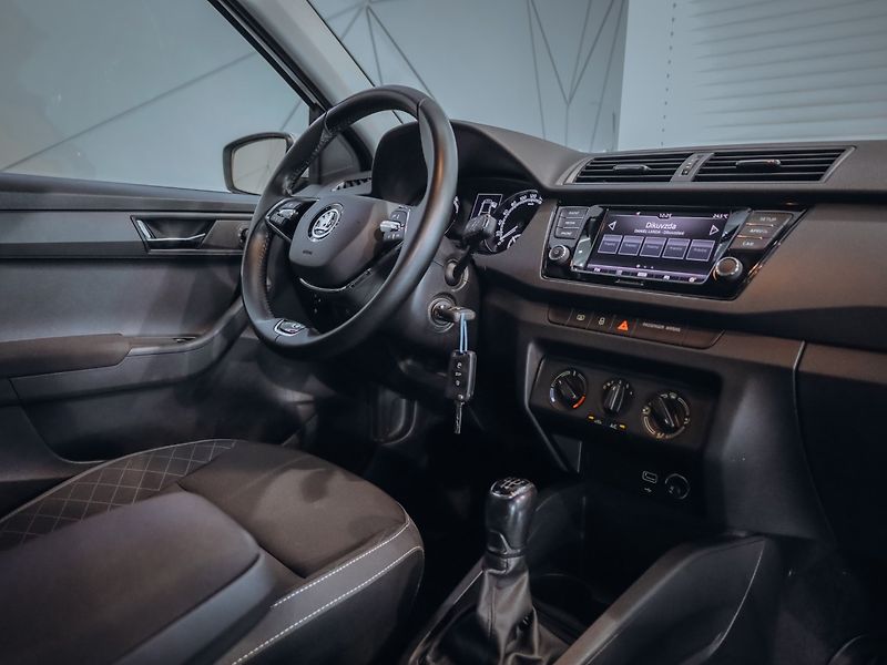 Škoda Fabia 1.0 TSI 70 kW Ambition - fotka 27 z 28