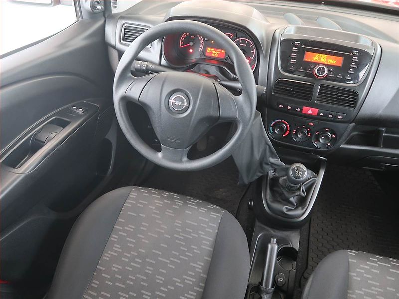 Opel Combo (2018) Maxi 1.4 Turbo, 5Míst, ČR - fotka 7 z 12
