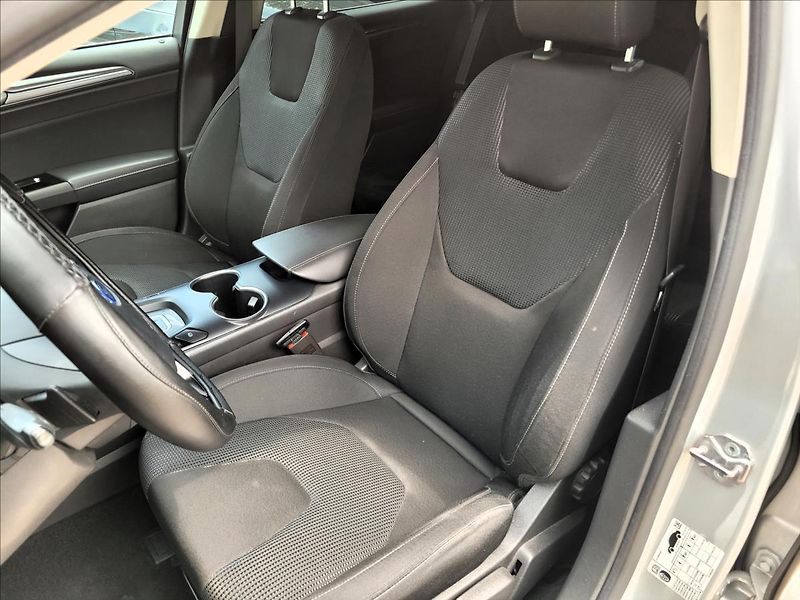 Ford Mondeo 2,0 DA,Limited,xenon,navi,výhř - fotka 8 z 50