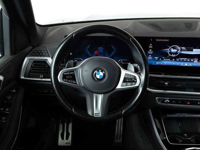 BMW X5 xDrive30d - fotka 13 z 22