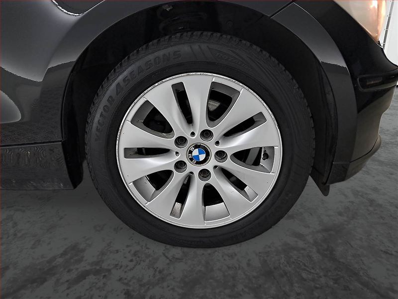 BMW Řada 1 (2010) 116d, po STK, dobrý stav - fotka 15 z 17