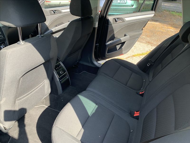 Škoda Superb 2,0 TDI DSG - fotka 18 z 19
