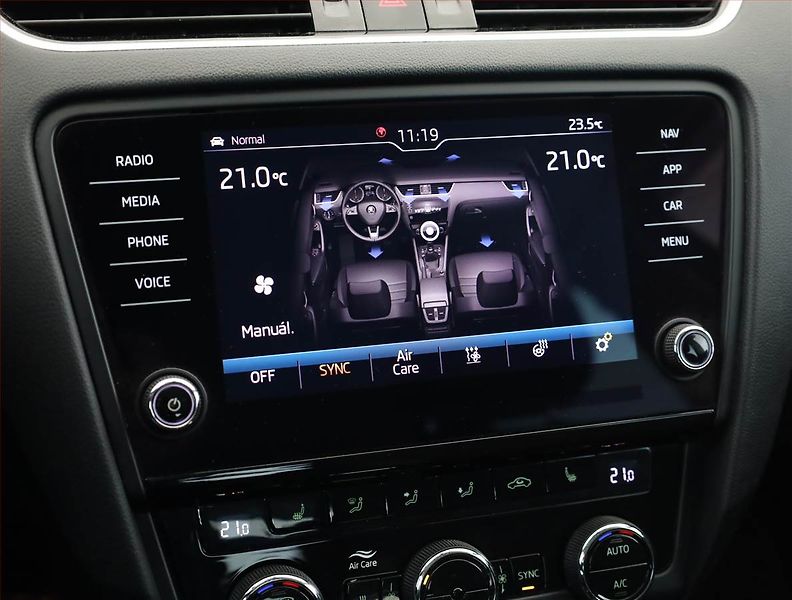 Škoda Octavia (2019) Scout 2.0 TDI, 4X4, Automat - fotka 15 z 21