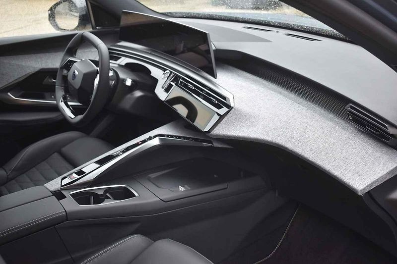 První kilometry jsme s novinkou Peugeotu ujeli na jihozápadním okraji hlavního města