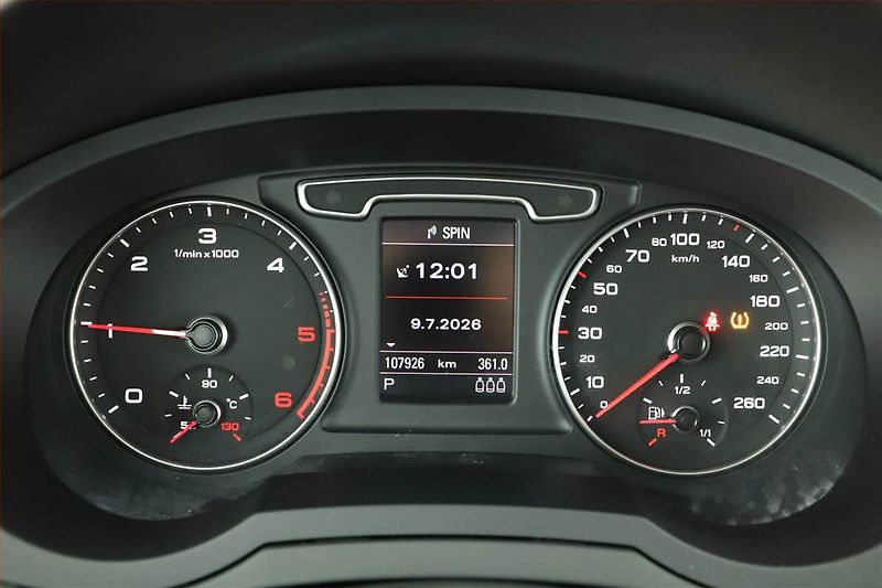 Audi Q3 (2014) Exclusive 2.0 TDI, 4X4 - fotka 10 z 14