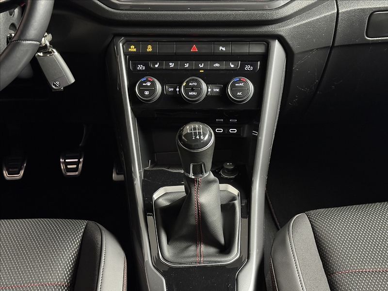 Volkswagen T-Roc 1,5 TSi  Sport Virtual Assist - fotka 15 z 44