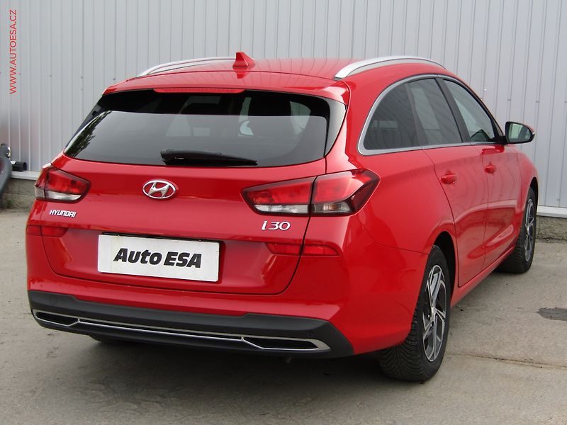 Hyundai i30 (2023) 1.0 T-GDi, ČR, AC, tempo - fotka 4 z 20