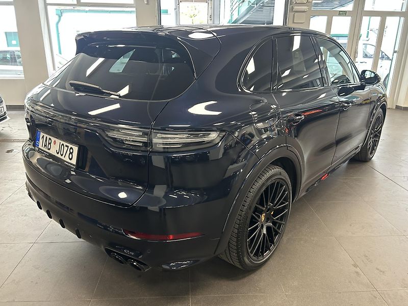 Porsche Cayenne (2023) 4.0 GTS VZDUCH SPORT CHRONO - fotka 4 z 32