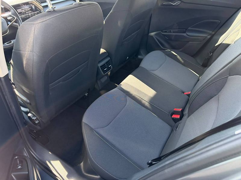 Škoda Fabia Selection 1,0 TSI 70 kW 5° MP - fotka 9 z 30