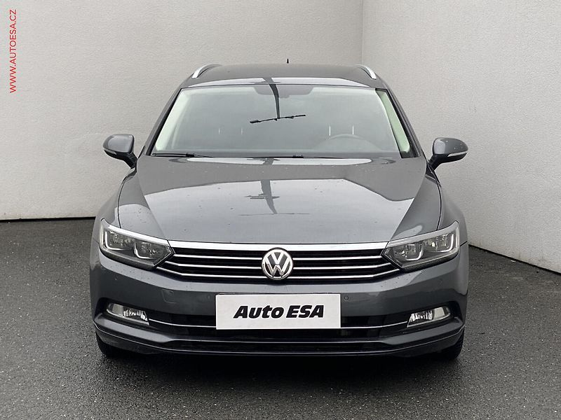 Volkswagen Passat (2015) 1.6TDi, DSG, LED - fotka 2 z 19