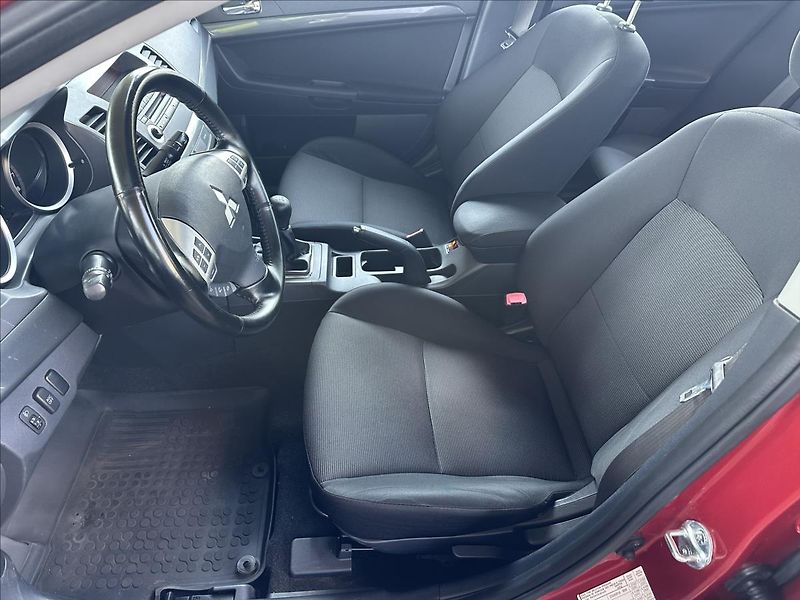 Mitsubishi Lancer 1,8 tažné - fotka 12 z 22