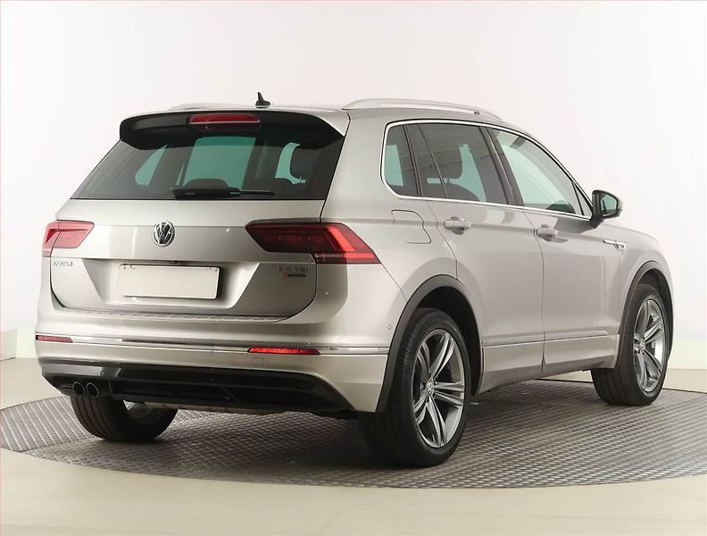 Volkswagen Tiguan (2016) R-Line 2.0 TSI - fotka 5 z 24