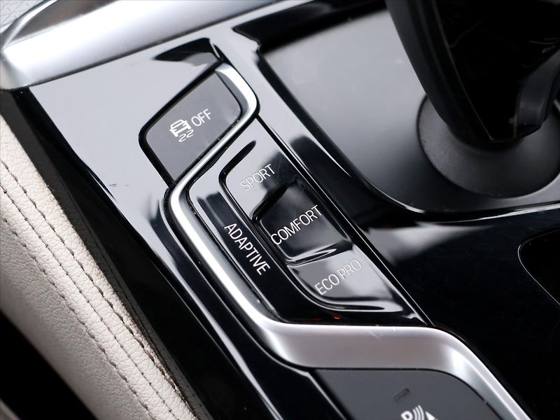 BMW Řada 6 3,0 250kW 640i xD GT CZ DPH - fotka 34 z 46