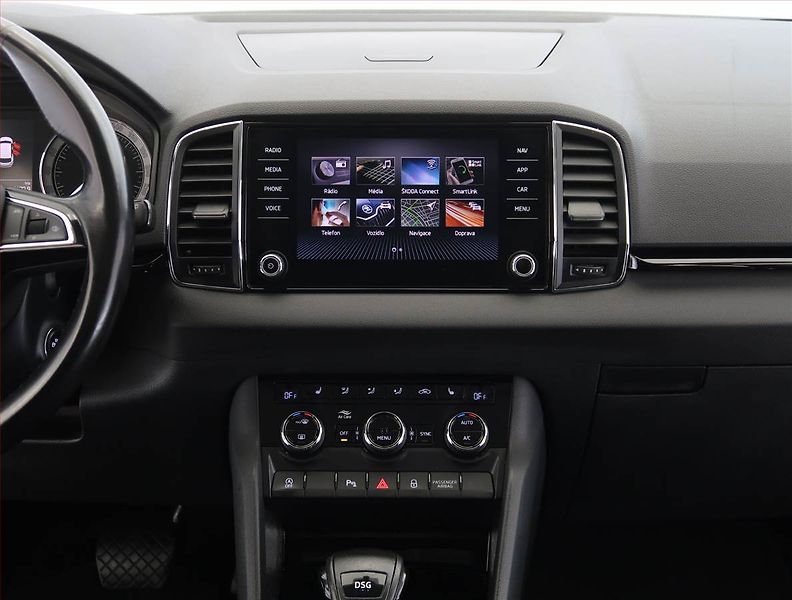 Škoda Karoq (2019) 1.6 TDI, Automat, Navi - fotka 12 z 25