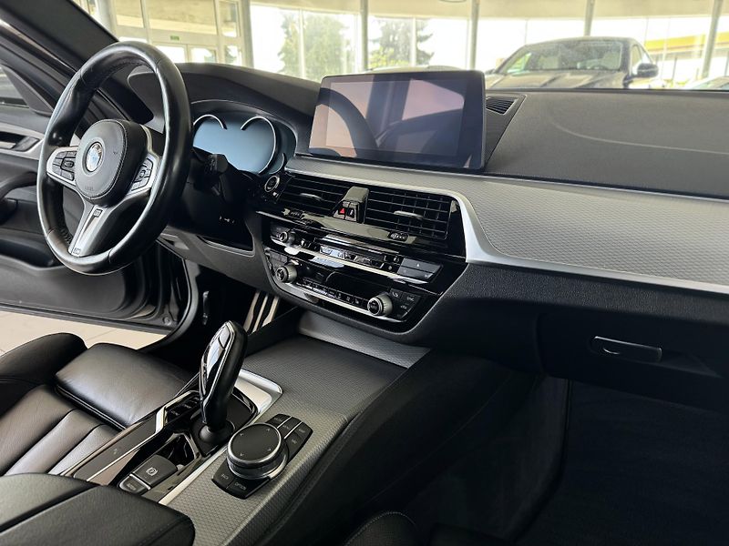 BMW Řada 5 530i xDrive*M-SPORT*REZERVACE! - fotka 12 z 42
