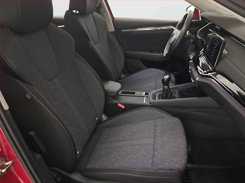 Škoda Octavia (2023) Style 1.5 TSI, ČR,1.maj - fotka 9 z 23
