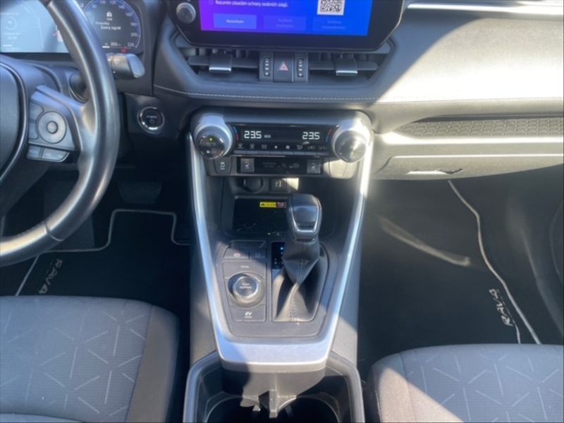 Toyota RAV4 2,5 Hybrid Comfort 4WD AT - fotka 9 z 10