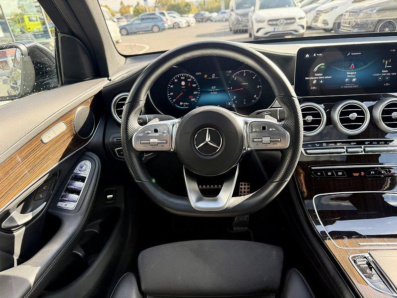 Mercedes-Benz GLC (2023) 200 d 4MATIC kupé - fotka 20 z 45