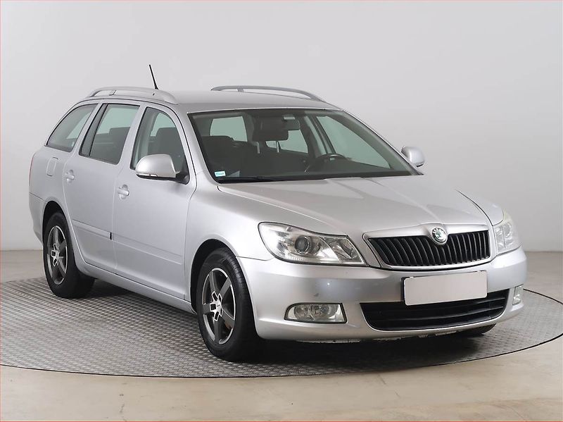 Škoda Octavia (2013) 1.6 TDI, Park. senzory - fotografie inzerátu