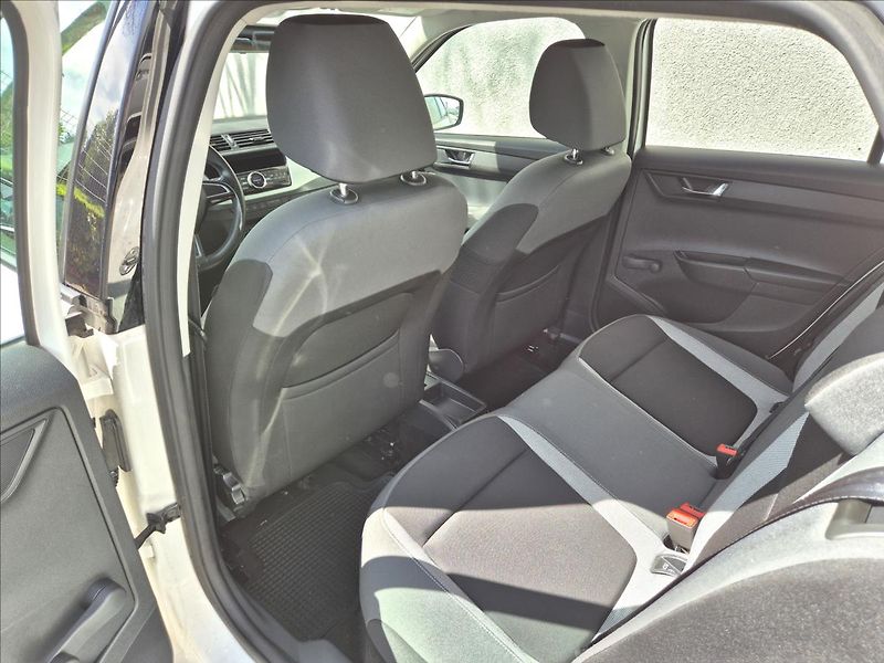 Škoda Fabia 1,0 i III 55Kw Klima,ESP - fotka 13 z 26