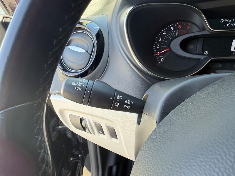 Renault Captur 1.2 TCe INITIALE PARIS  - fotka 22 z 32
