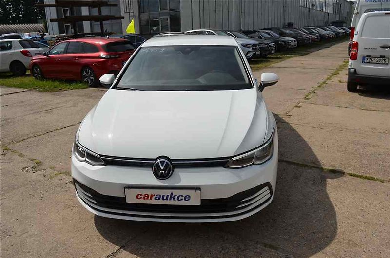 Volkswagen Golf (2021) KOMBI 1,0 TSI - fotka 2 z 20