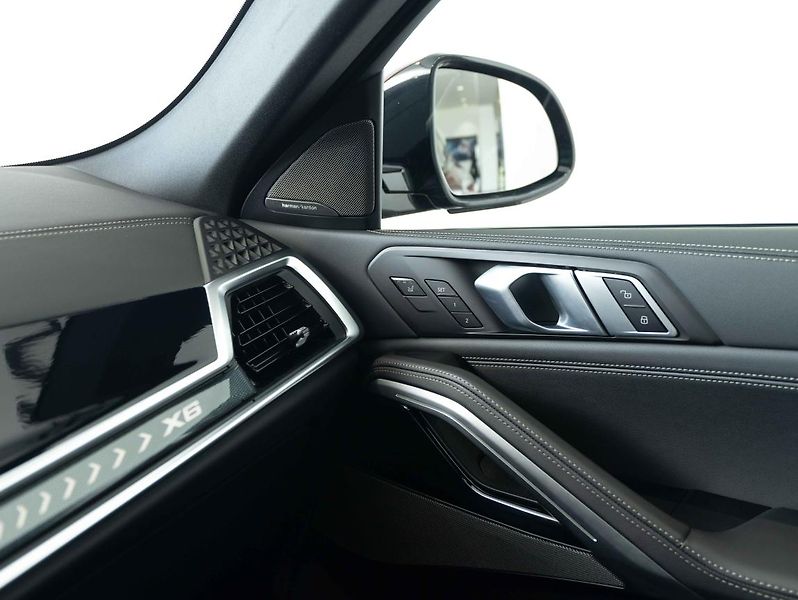 BMW X6 xDrive30d - fotka 16 z 22