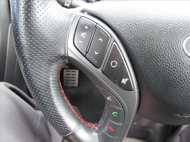 Hyundai i30 1,6 Turbo 137kW - fotka 22 z 35