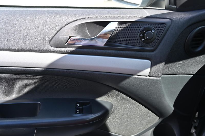 Škoda Octavia 2.0TDI 103KW 9/2012 Rezervace - fotka 21 z 43