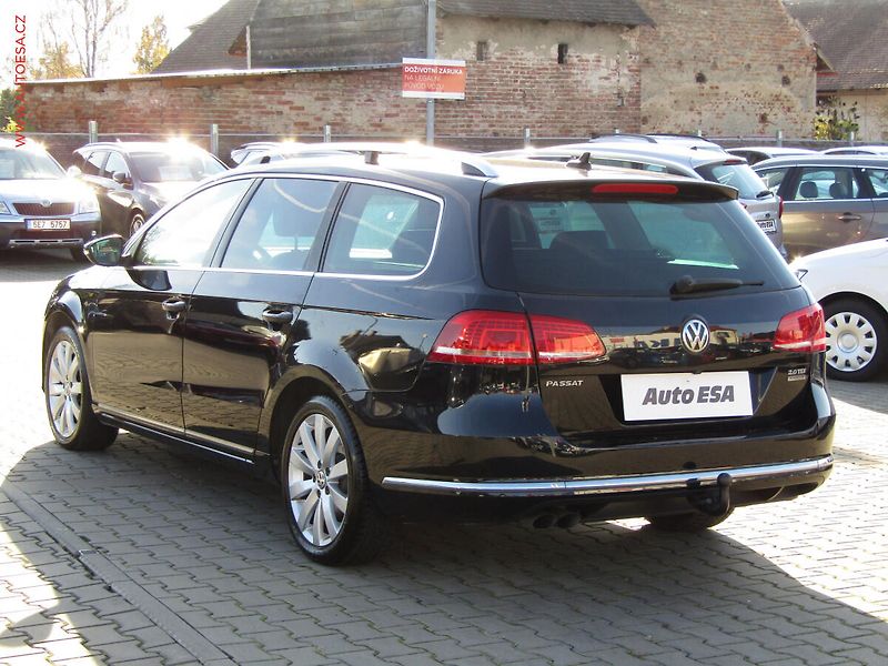Volkswagen Passat (2012) 2.0 TDi, Highline, DSG - fotka 6 z 23