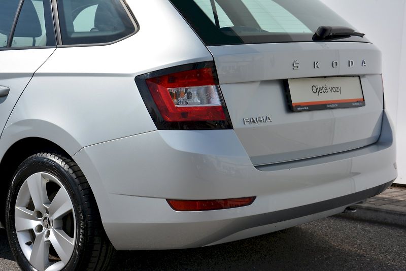 Škoda Fabia (2021) Combi 1.0 TSI 70 kW Ambition P - fotka 7 z 23