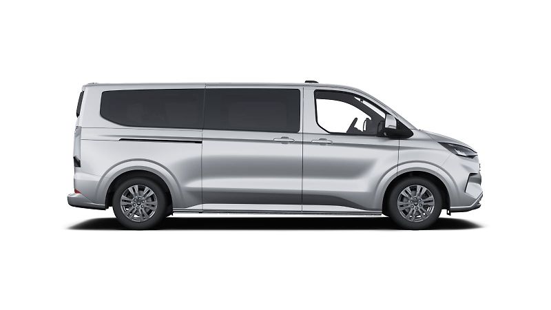 Ford Tourneo Custom (2026) L2 TITANIUM X 2,0 EcoBlue 125 - fotka 2 z 9