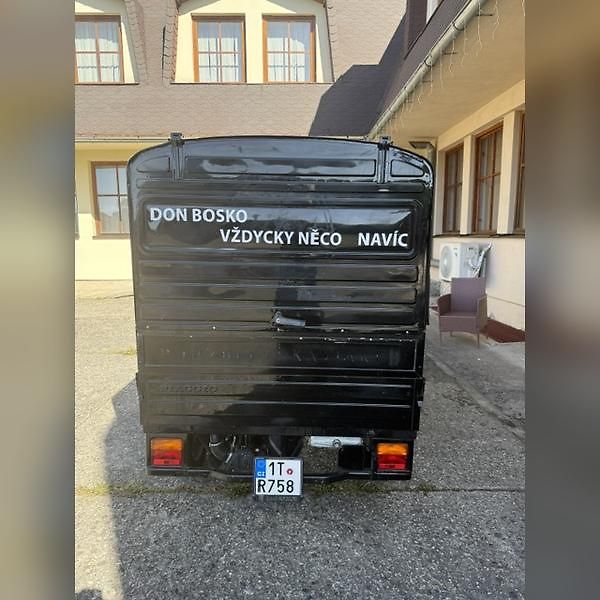 Ostatní (2014) Mobilní kavárna Piaggio APE 50 - fotka 9 z 9