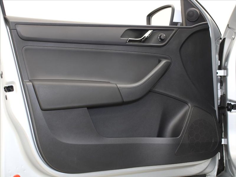 Škoda Rapid 1,2 TSi 63kW Fresh 1.maj.ČR - fotka 12 z 22