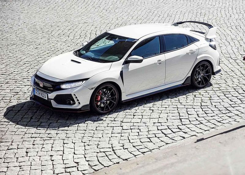 Škoda Scala uspěla jako kompaktní rodinné auto roku 2019.