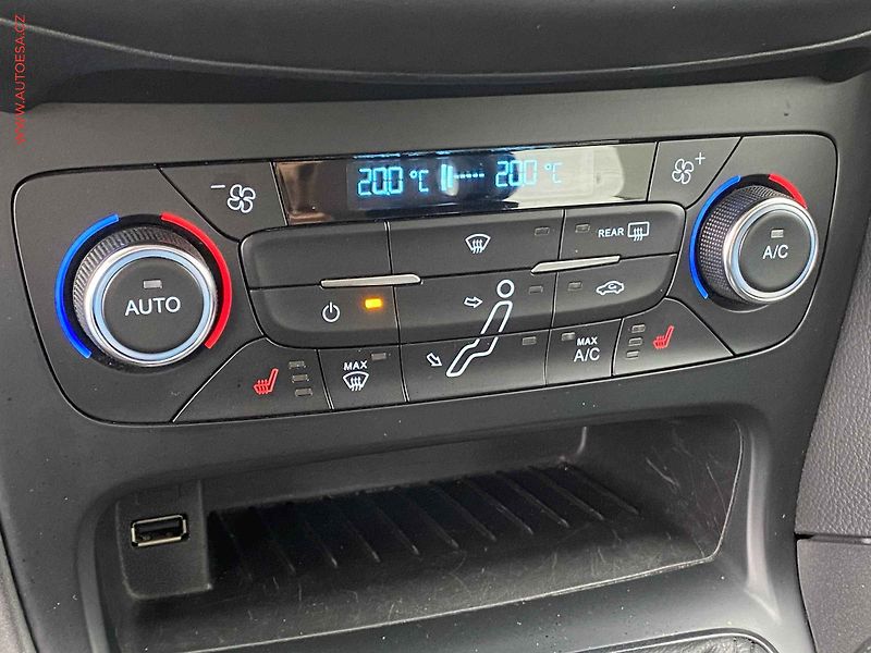 Ford Focus (2020) 1.5TDCi, Navi, park.čidla - fotka 15 z 18