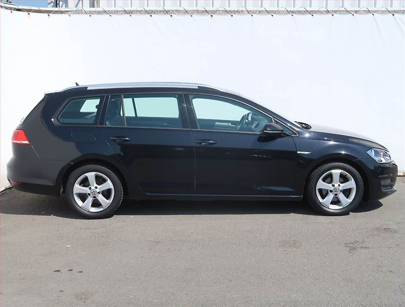 Volkswagen Golf (2017) Comfortline 1.0 TSI, Tempomat - fotka 6 z 16