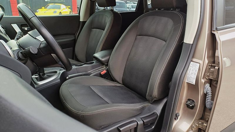 Nissan Qashqai QASHQAI 1.6 86kW-1.maj-ČR-TOP - fotka 21 z 25