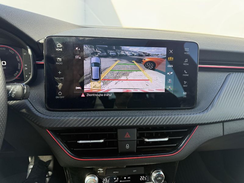 Škoda Kamiq (2025) 1.5 TSI Monte Carlo DSG ČR - fotka 17 z 22