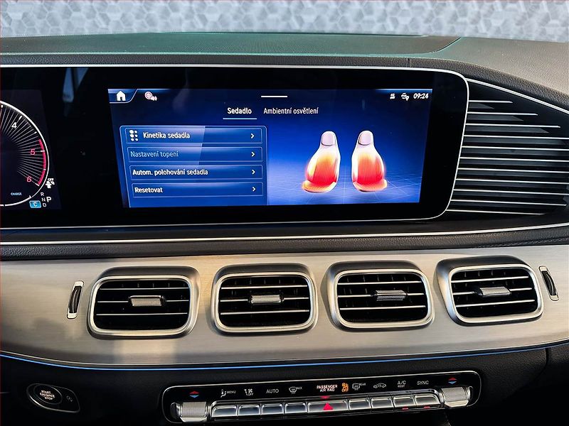 Mercedes-Benz GLS (2024) 350 d 4MATIC - fotka 21 z 24