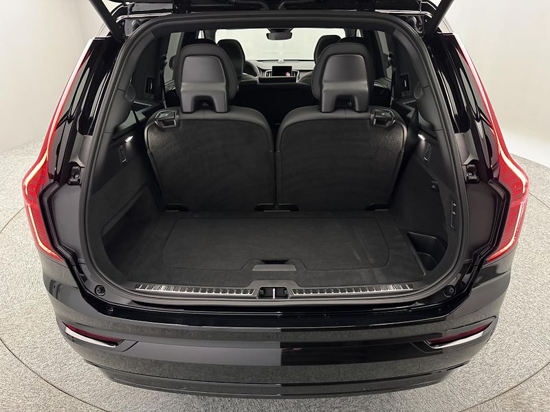 Volvo XC90 (2026) B5 AWD AUT BLACK EDITION ULTRA - fotka 16 z 27
