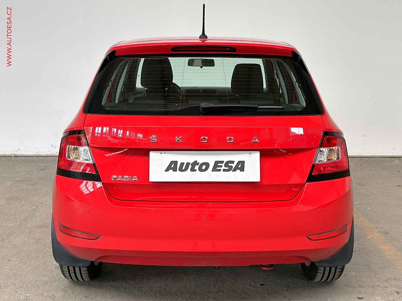 Škoda Fabia (2020) 1.0 TSi, 1.maj,ČR, klima - fotka 5 z 14