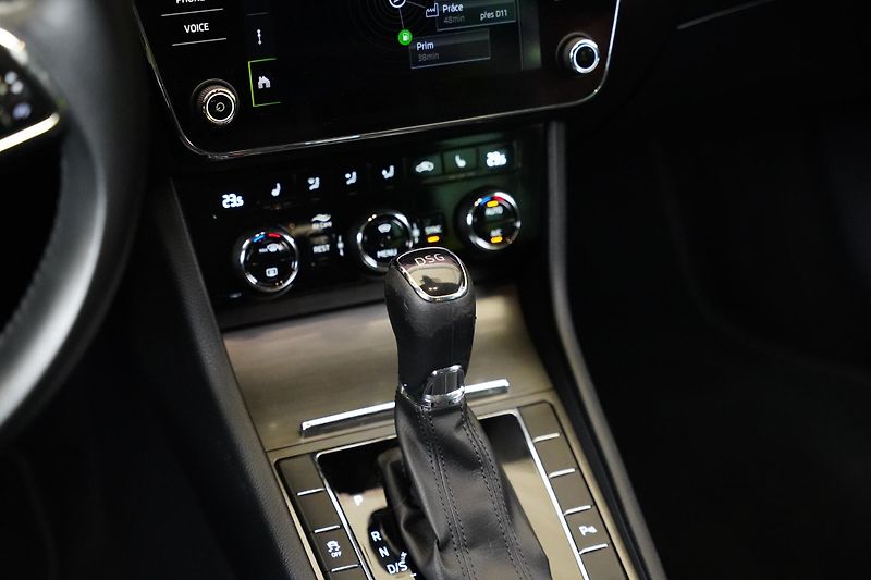 Škoda Superb - fotka 24 z 28