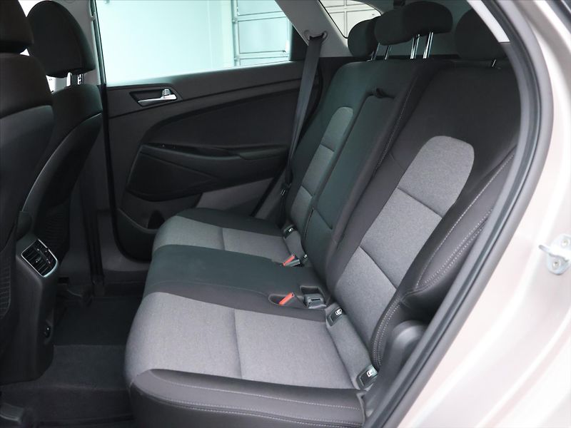 Hyundai Tucson 2,0 CRDi 136kW 4x4 CZ Aut - fotka 13 z 29