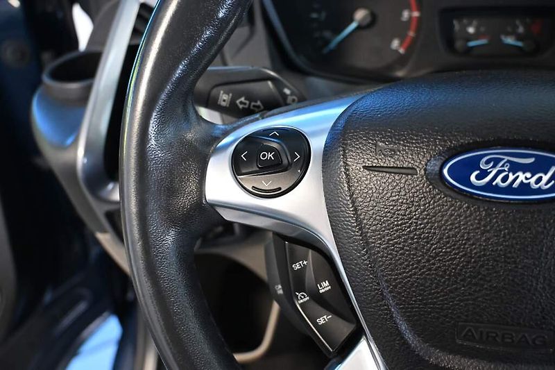 Ford Tourneo Custom (2014) 2.2 L1H1 8 Míst klima kamera 1 - fotka 17 z 30