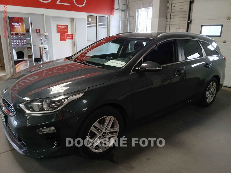 Kia Ceed (2018) 1.6 CRDi, ČR, Navi, kamera - fotka 1 z 3