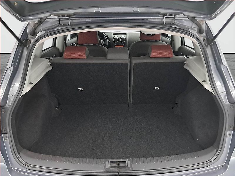 Nissan Qashqai (2007) 2.0, 4X4, Tempomat - fotka 13 z 18
