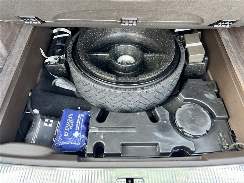 Audi Q7 3,0 TDi  MATRIX  VZDUCH  200kW - fotka 19 z 54
