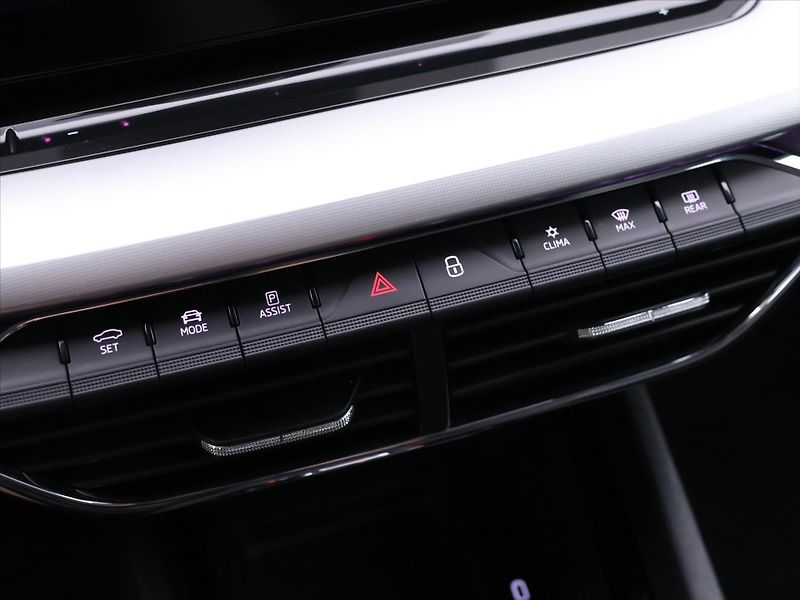Škoda Octavia 1,5 TSI DSG CZ Style 1.Maj DPH - fotka 28 z 37