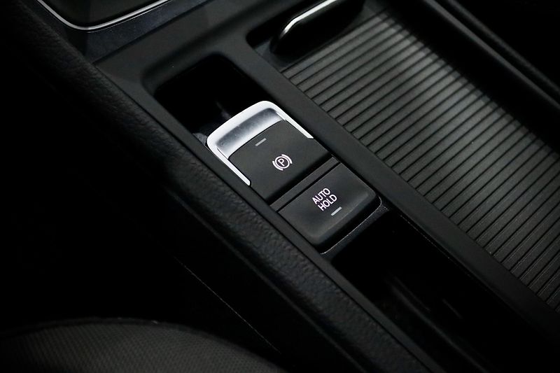 Volkswagen Golf 7 Facelift 1.4 TSI 92 kW - fotka 38 z 40